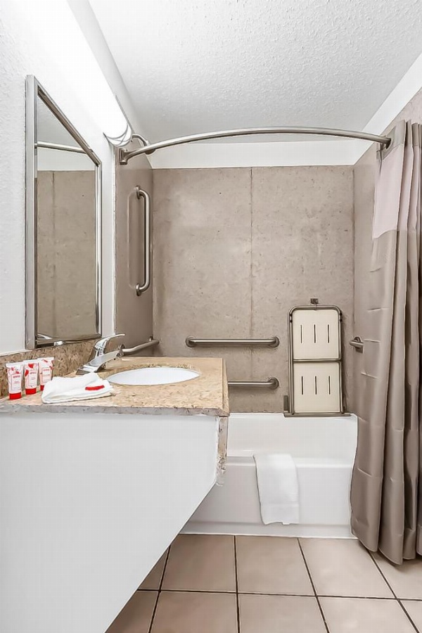 OYO Hotel Bossier City LA - Red River image 28